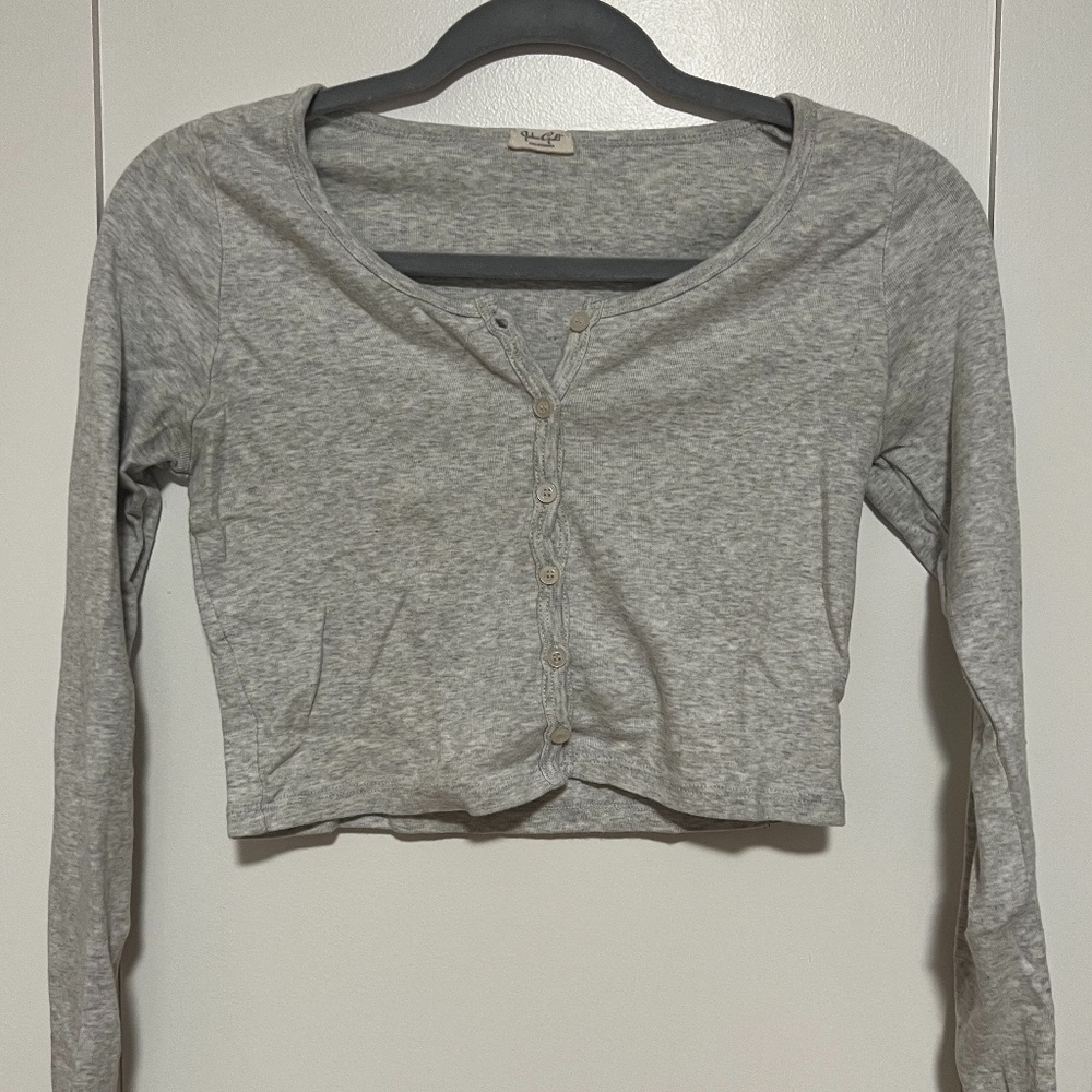 Brandy Melville Long Sleeve Button Up Crop Top